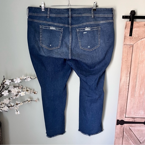 Torrid Mid Rise Distressed Flare Jean Size 24 - Picture 5 of 6